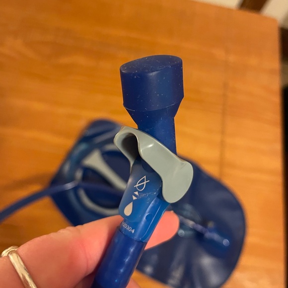 Camelbak Hydrobak Light w/ Water Bladder - Picture 8 of 8